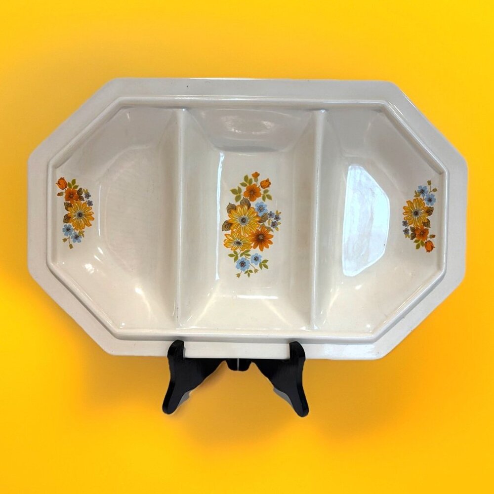 Vintage 1970s Divided Serving Dish Orange Daisies 15X9.5" Retro 1777 Made In USA